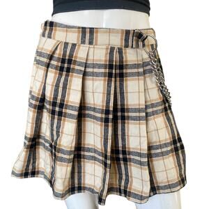 Forever 21 Pleated Plaid Mini Skirt with Chain Size Medium